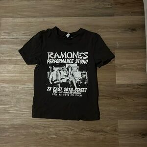 Cropped hollister baby tee